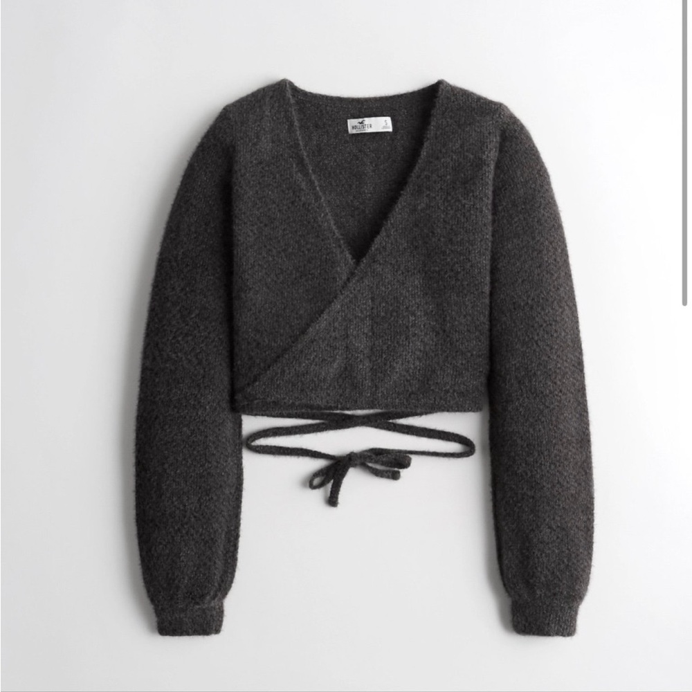 NWT Hollister Multi-Way Eyelash Wrap Top